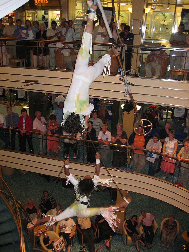 OceanVillage_09_2005