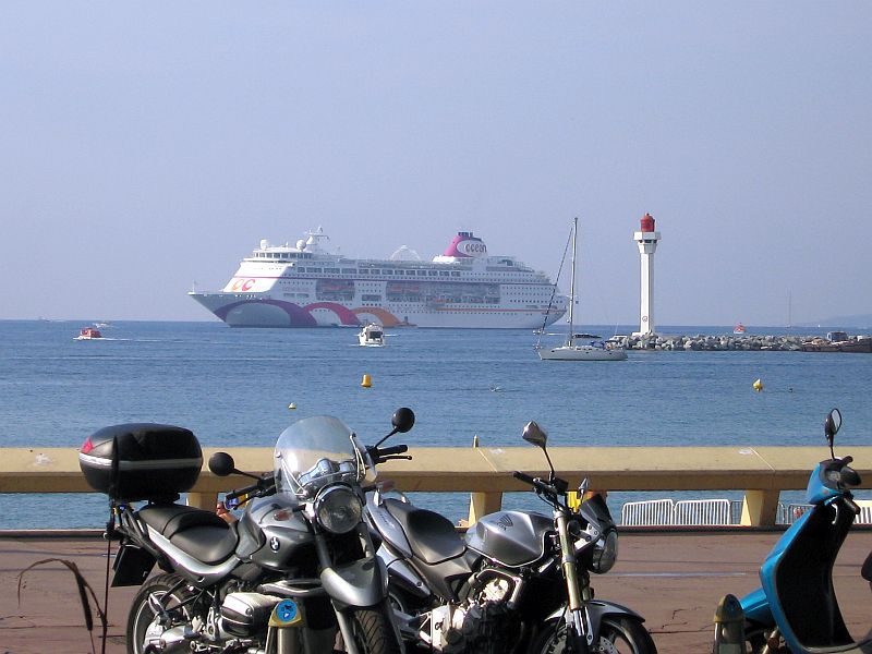 OceanVillage_09_2005